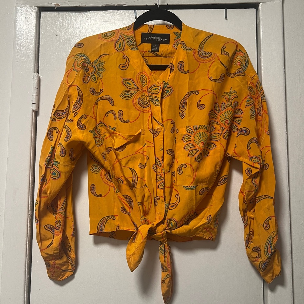 Beautiful vintage Ellen Tracy 100% silk orange tie blouse
